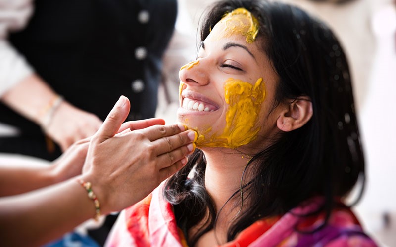 10 Amazing Health and Beauty Benefits of Turmeric