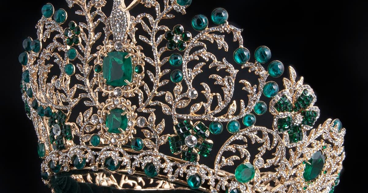 Journey to El Ciudad de Corona, Pageant Land - Part 1 : The Reigning Crowns